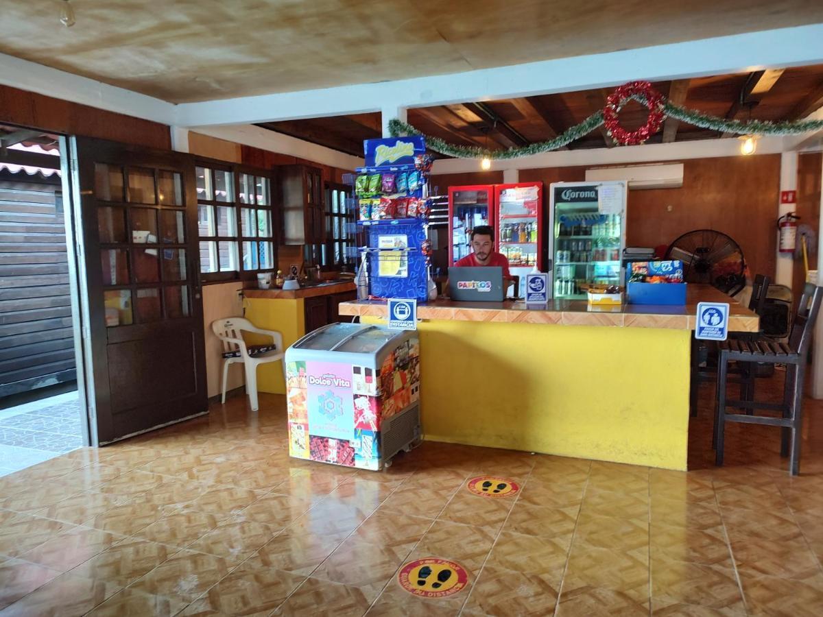 Papitos Bacalar Hotel And Marina Exterior photo